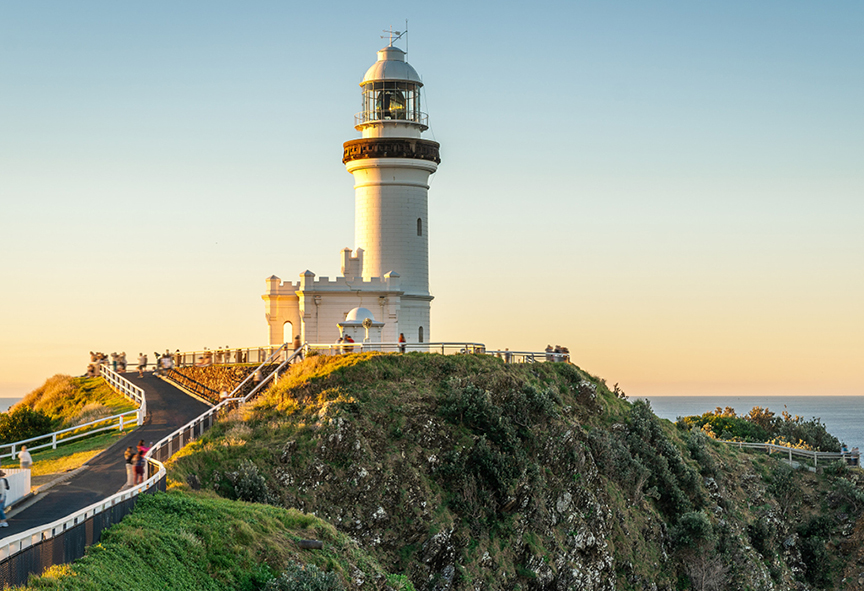 The lighthouse at Byron Bay, a must-see stop on your road trip between Sydney and Brisbane